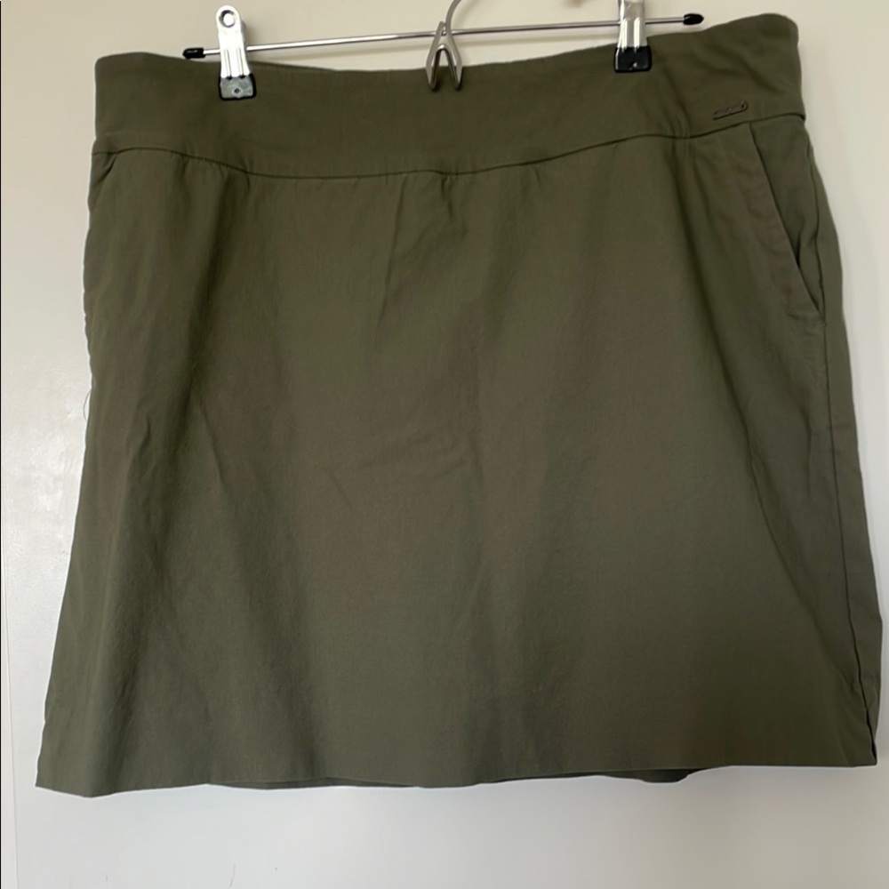 💫Olive Green Skort Size 16
